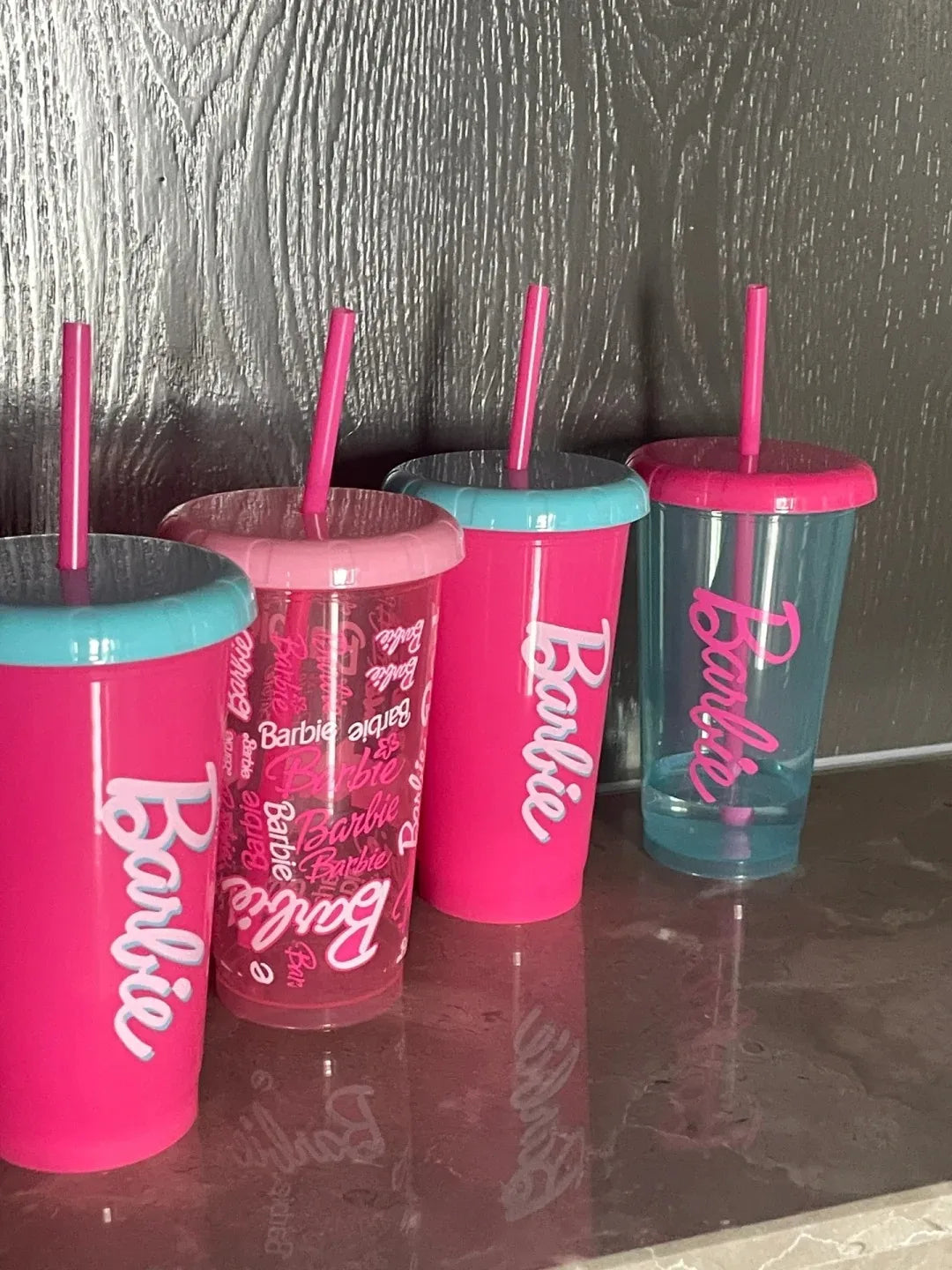 Pink Girl-Themed Party Cup Set – 4 Reusable Plastic Cups with Straws (17.6 oz)