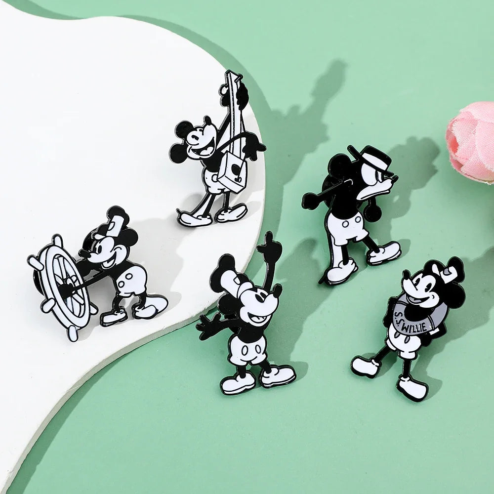 5-Piece Cartoon Mouse Enamel Pin Set – Cute Anime-Inspired Brooches
