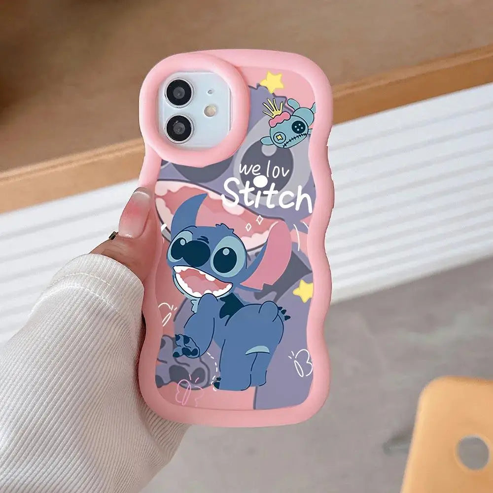 Cute Alien Couple Wavy Edge Phone Case – For iPhone 14/15/16 Series
