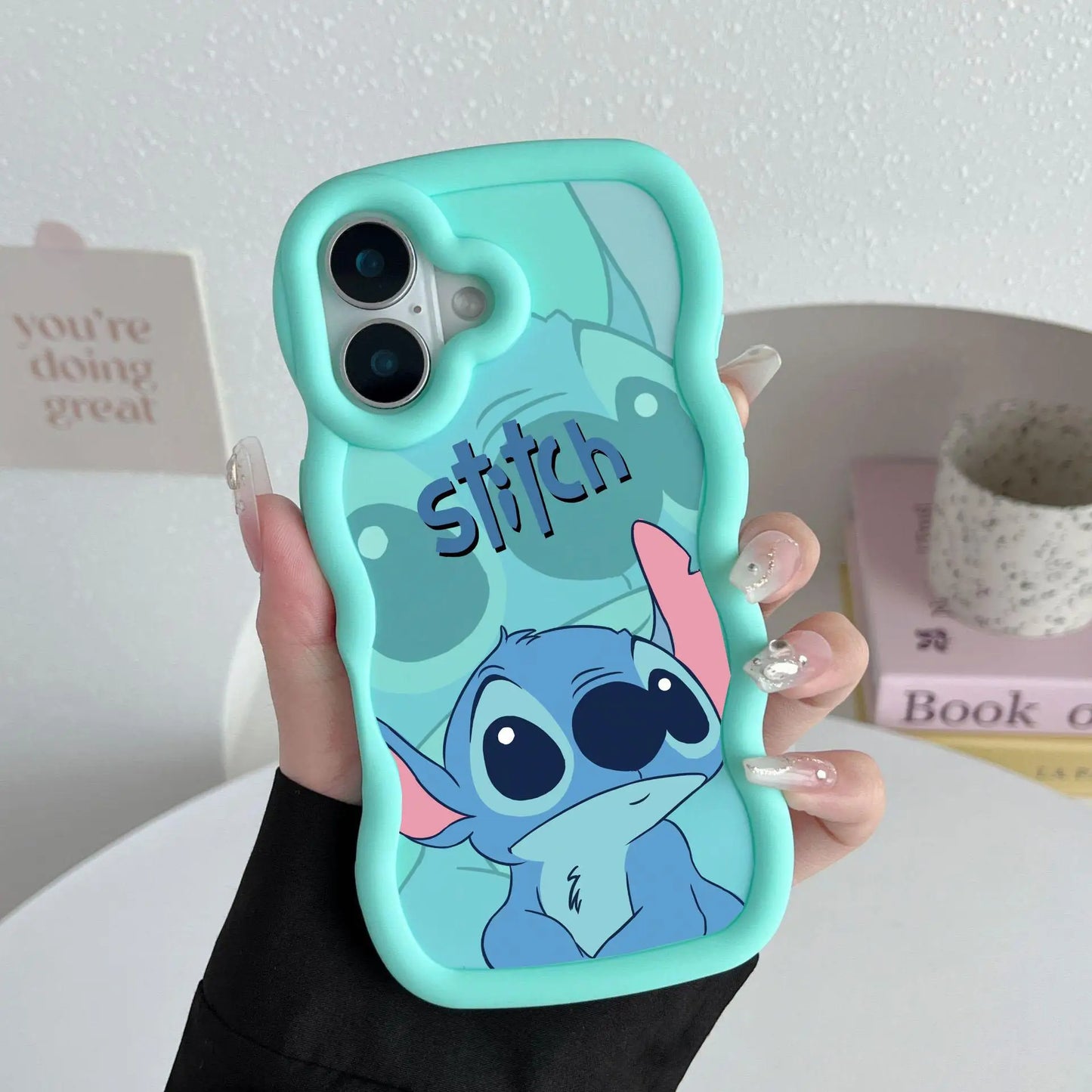 Cute Alien Couple Wavy Edge Phone Case – For iPhone 14/15/16 Series
