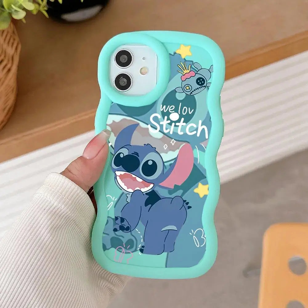 Cute Alien Couple Wavy Edge Phone Case – For iPhone 14/15/16 Series