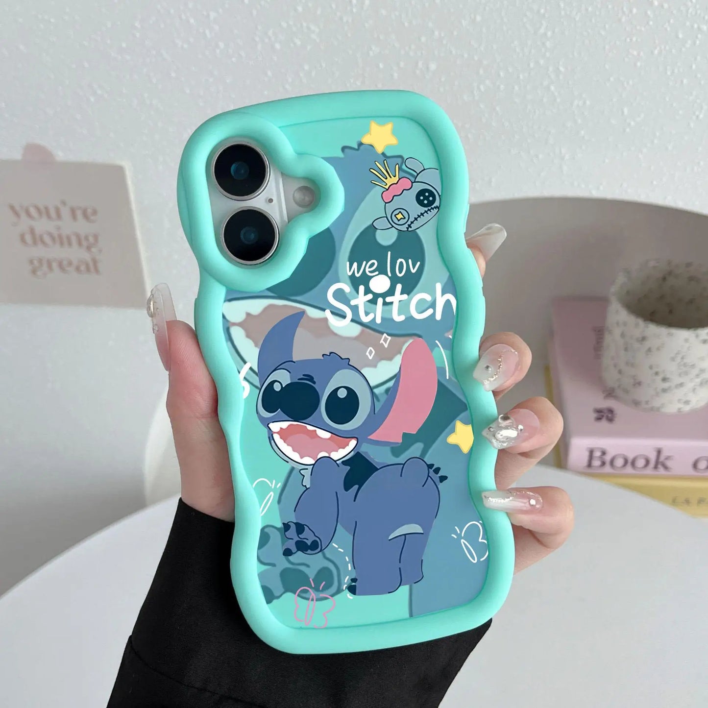 Cute Alien Couple Wavy Edge Phone Case – For iPhone 14/15/16 Series